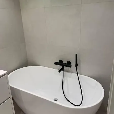 Вілла Large With A Lovely Garden, Perfect For Families! Берген