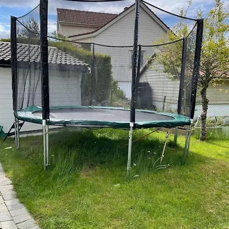 Large With A Lovely Garden, Perfect For Families! Берген